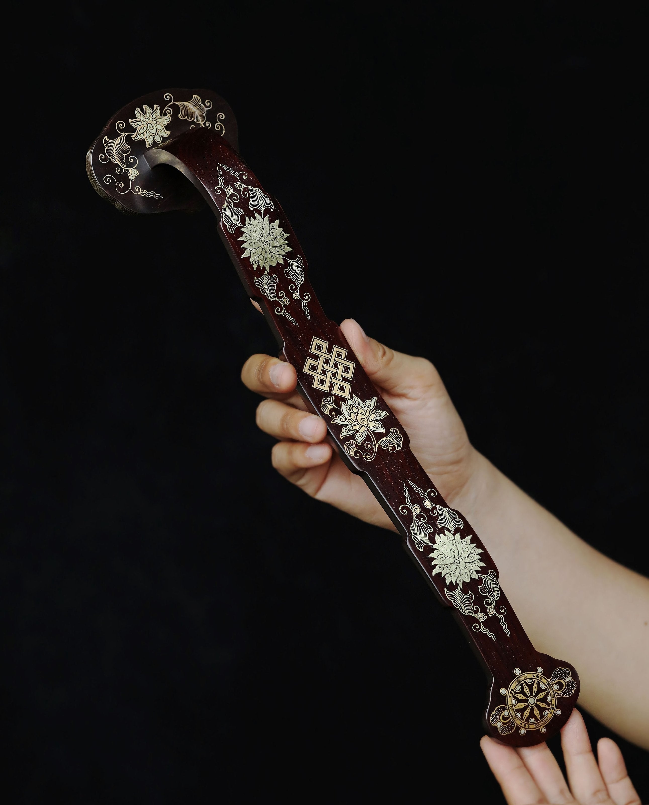 Small-leaf sandalwood inlaid with genuine gold Ruyi