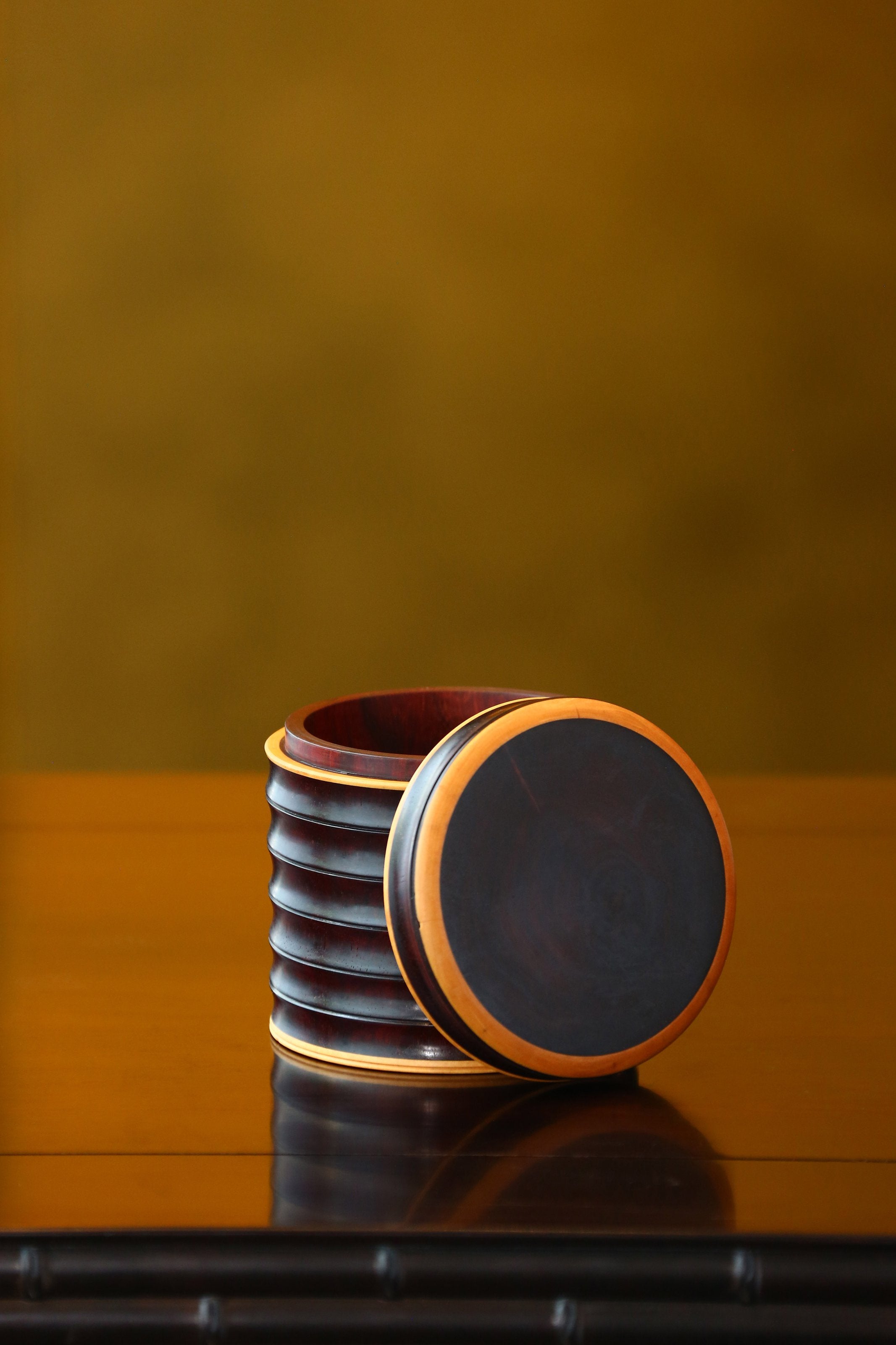 Small-leaf sandalwood/boxwood bamboo joint tea canister