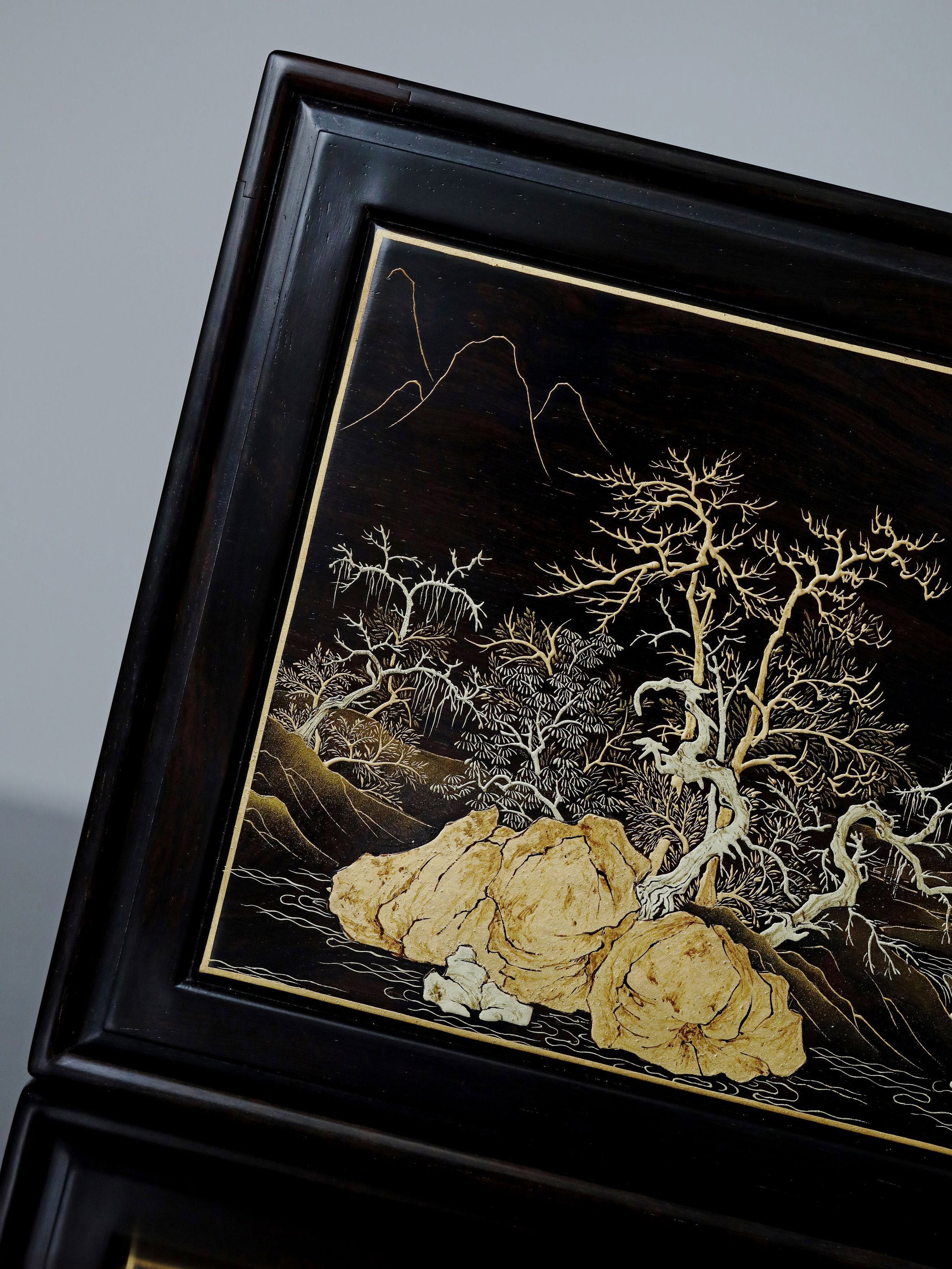 Purple sandalwood fairy pavilion picture/rocky distant view picture gilded pull-out tea box