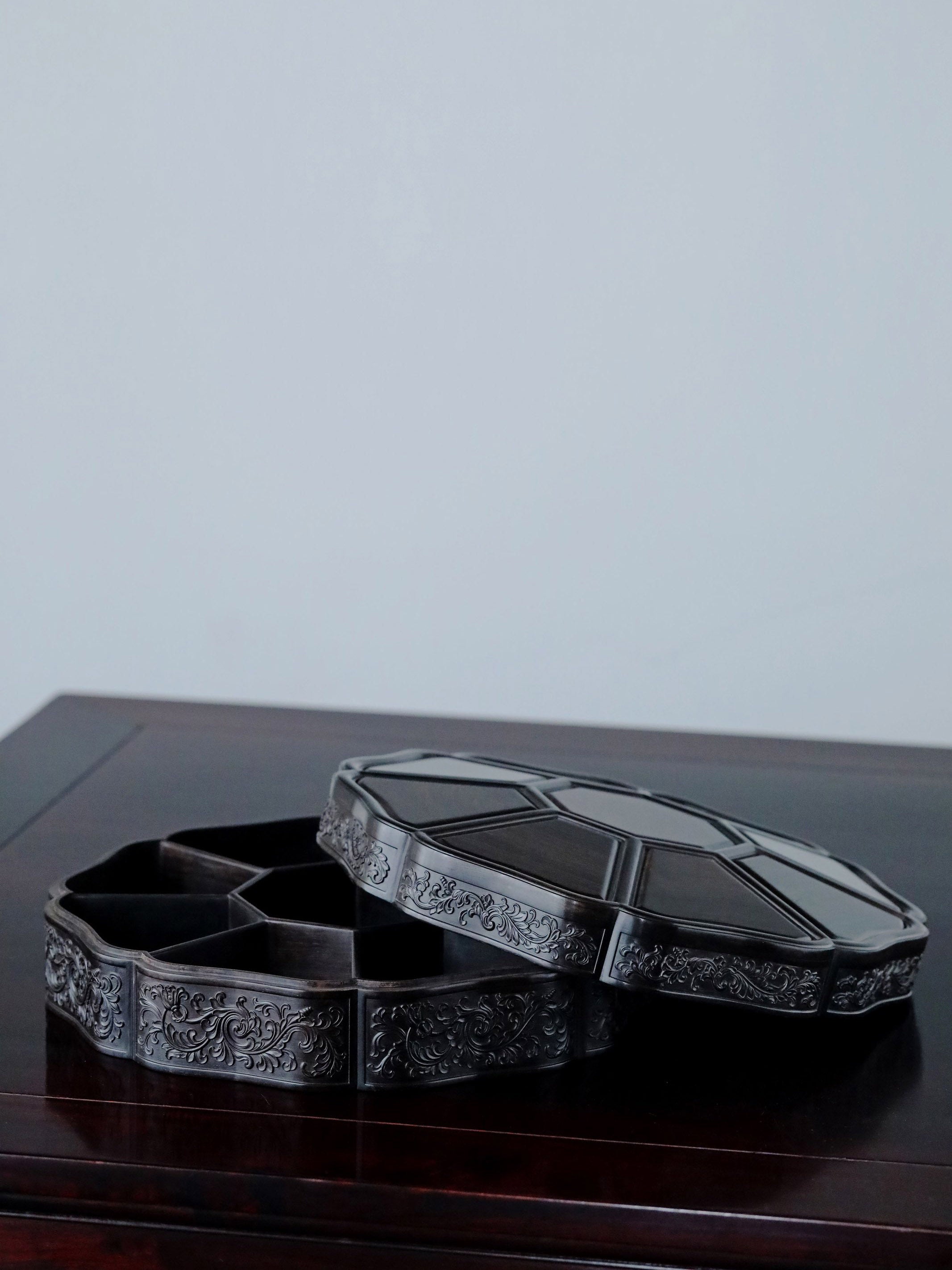 Purple sandalwood plain sunflower eight-treasure fruit box