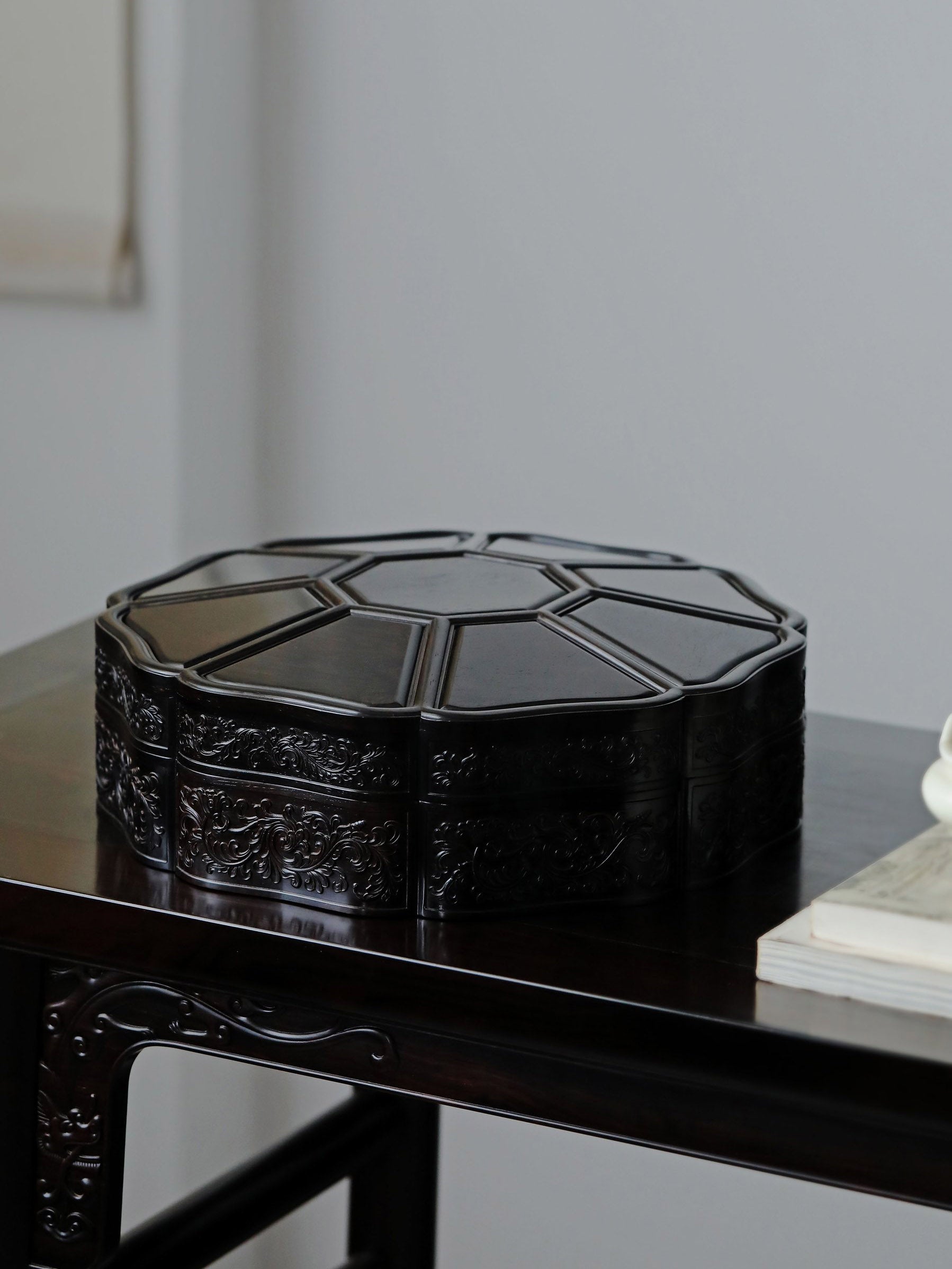 Purple sandalwood plain sunflower eight-treasure fruit box