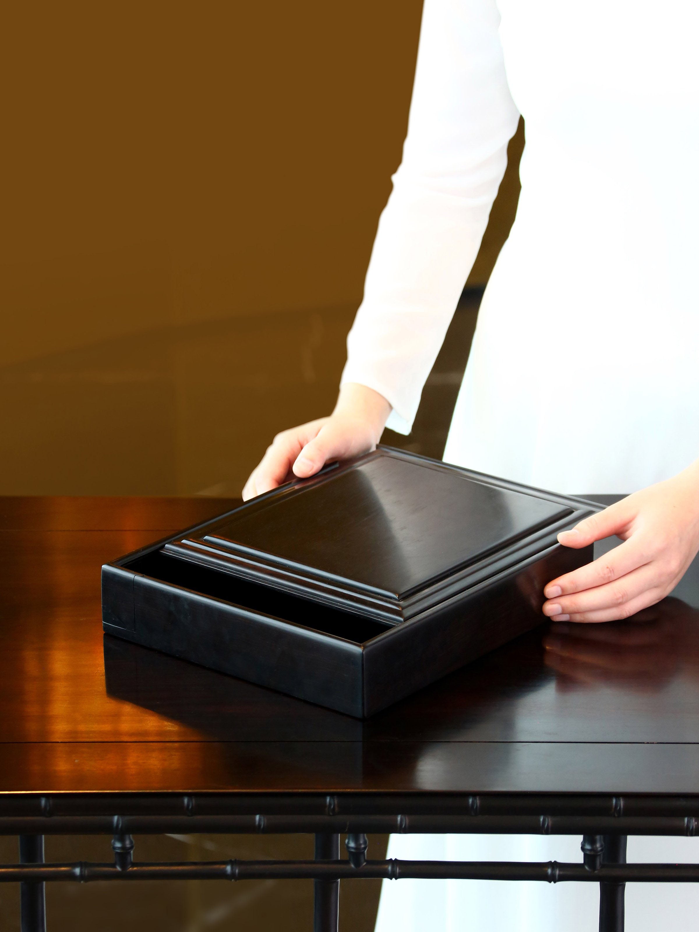 Purple sandalwood plain pull-out tea box