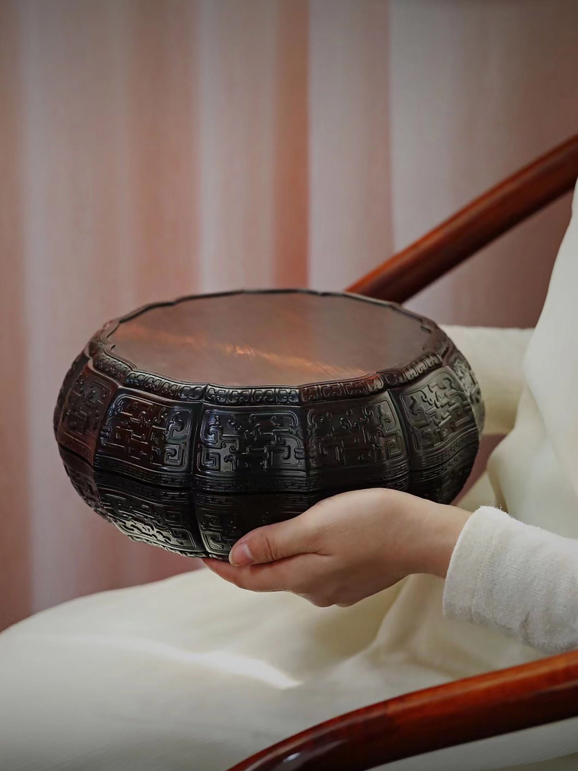 Purple sandalwood/Burmese carved twelve-cornered fruit box with a longevity sunflower shape