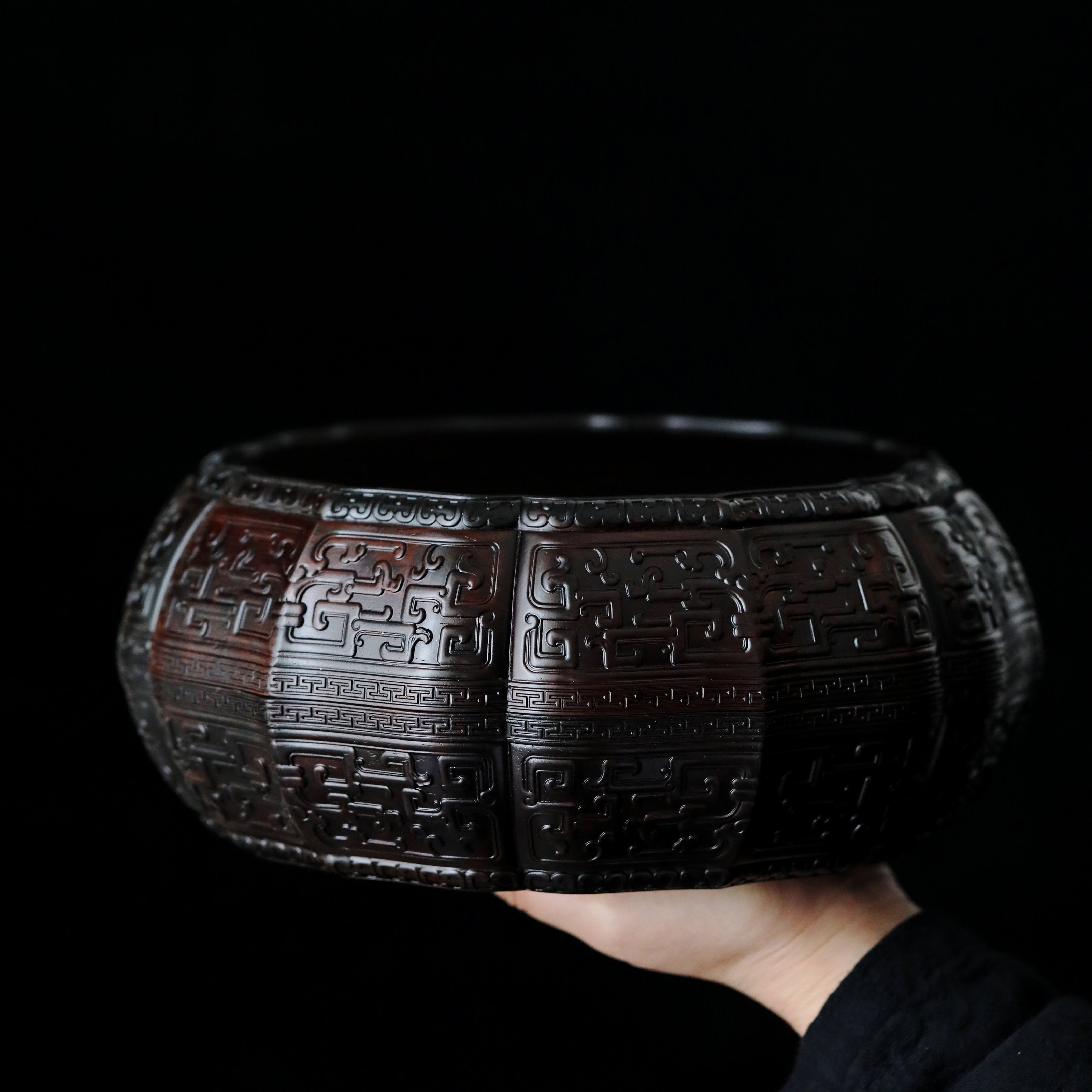 Purple sandalwood/Burmese carved twelve-cornered fruit box with a longevity sunflower shape