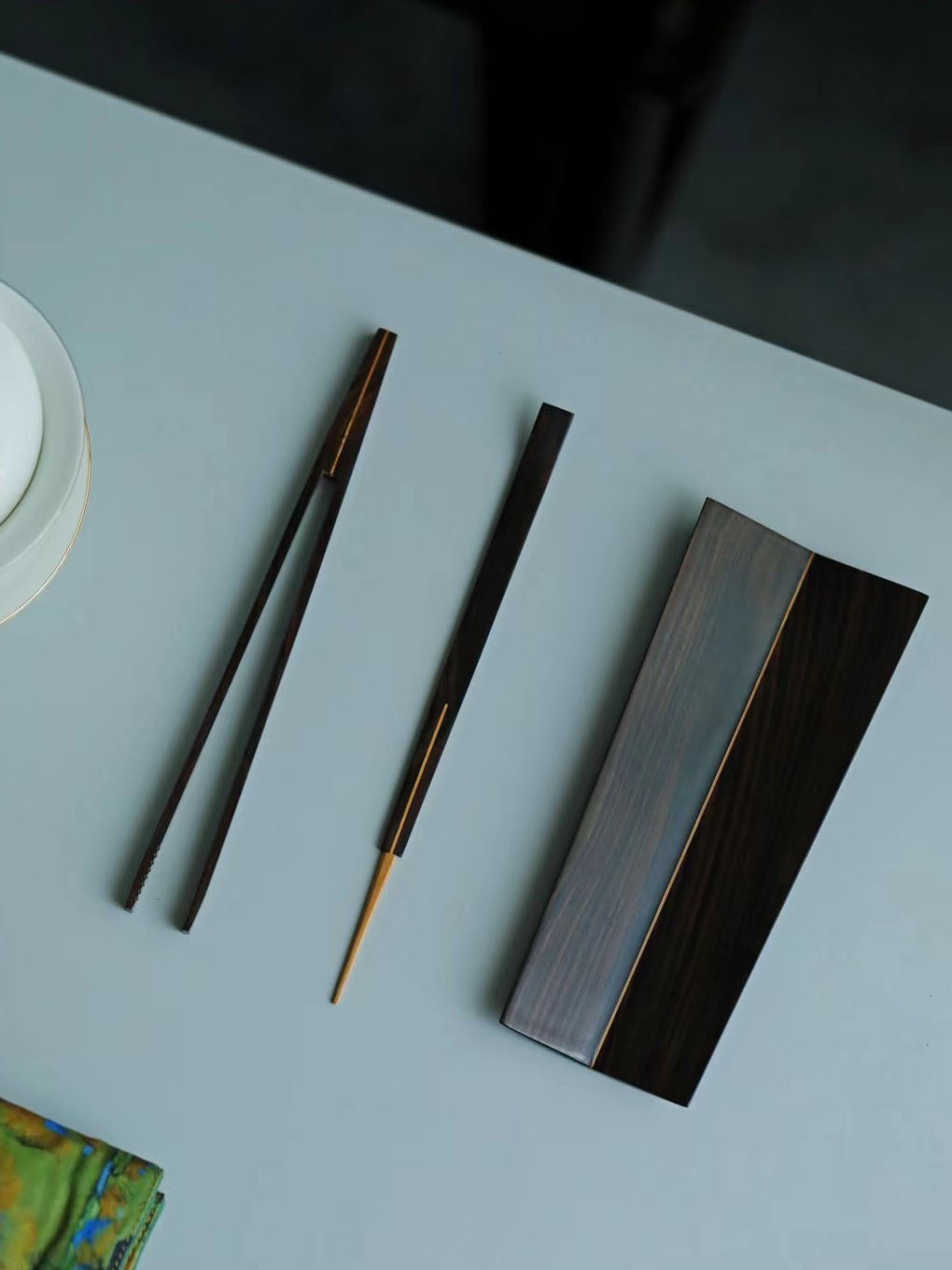 Indian rosewood tea set (three pieces)