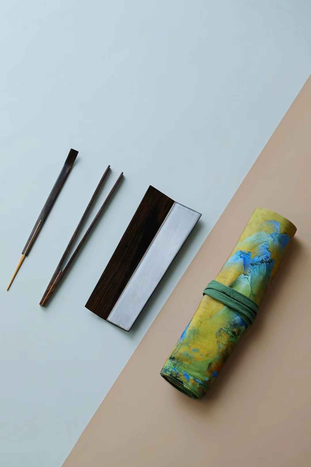 Indian rosewood tea set (three pieces)