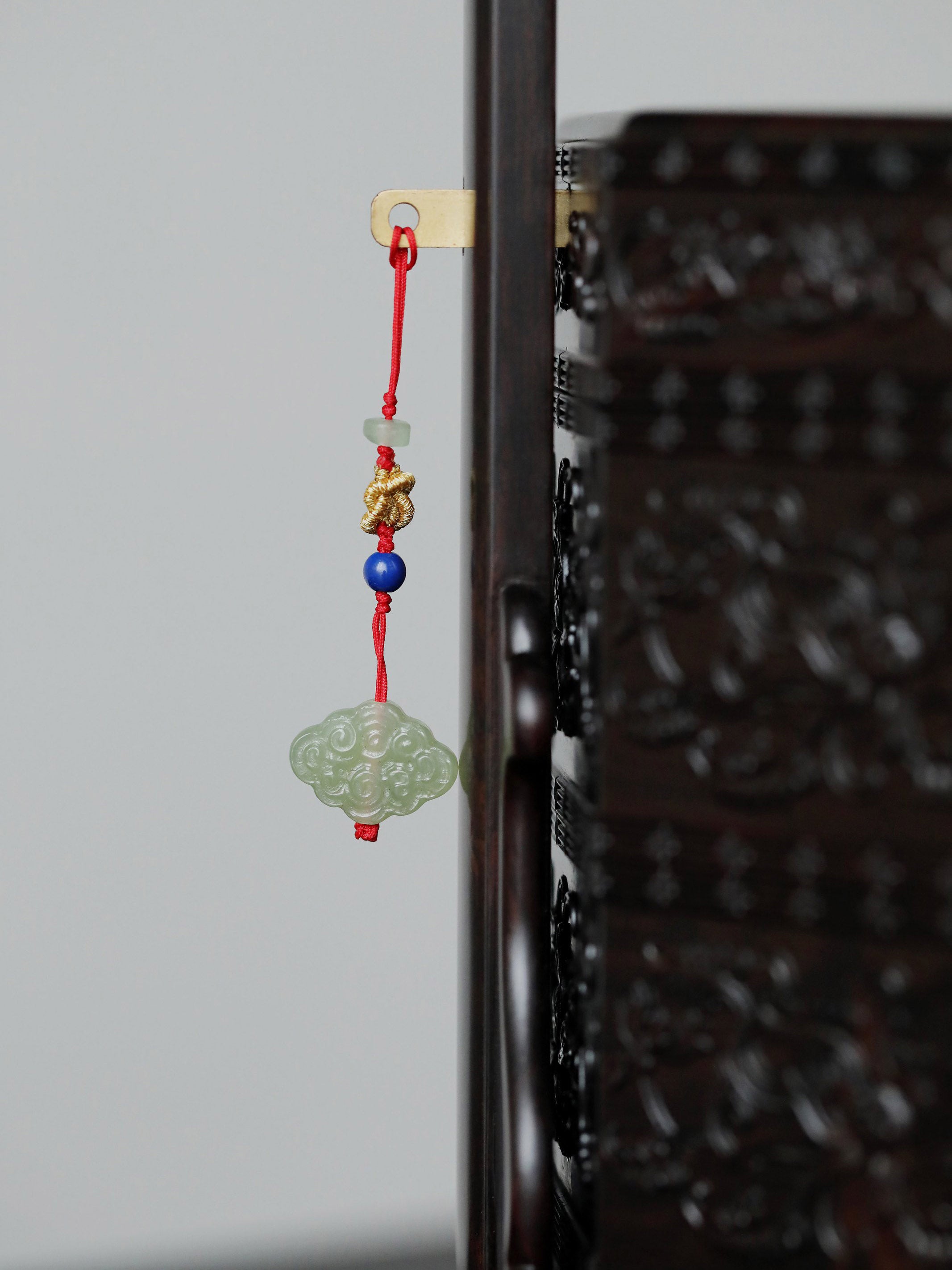 Purple sandalwood carved passionflower octagonal box