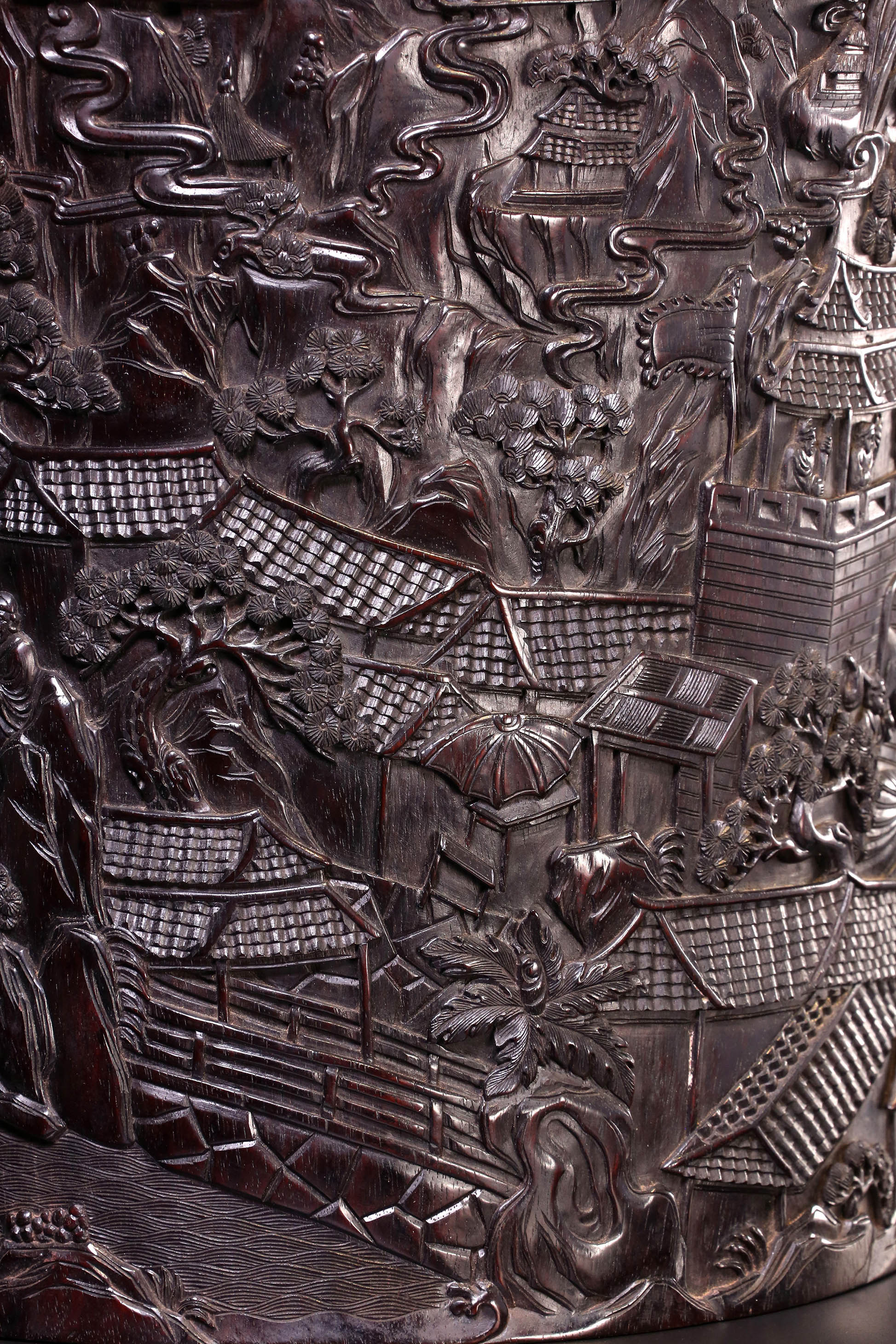 Indian rosewood brush holder depicting the Qingming Scroll