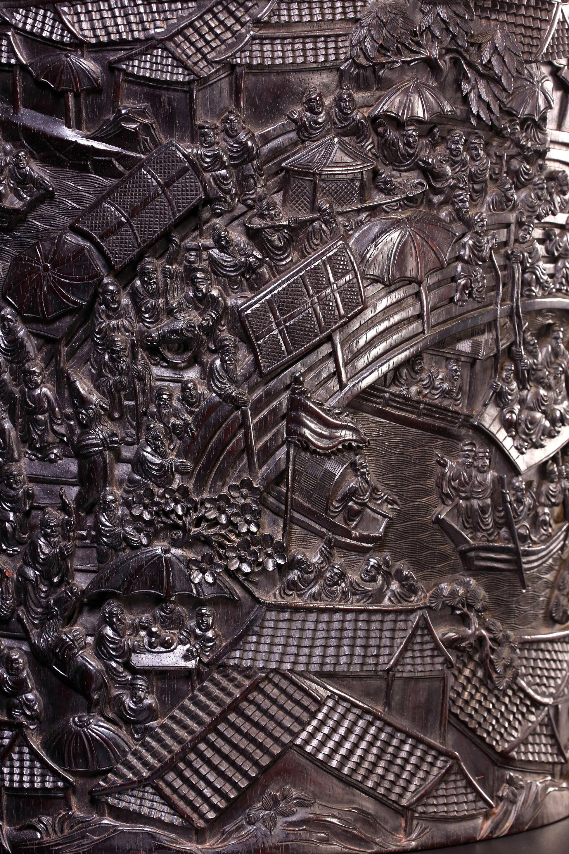 Indian rosewood brush holder depicting the Qingming Scroll