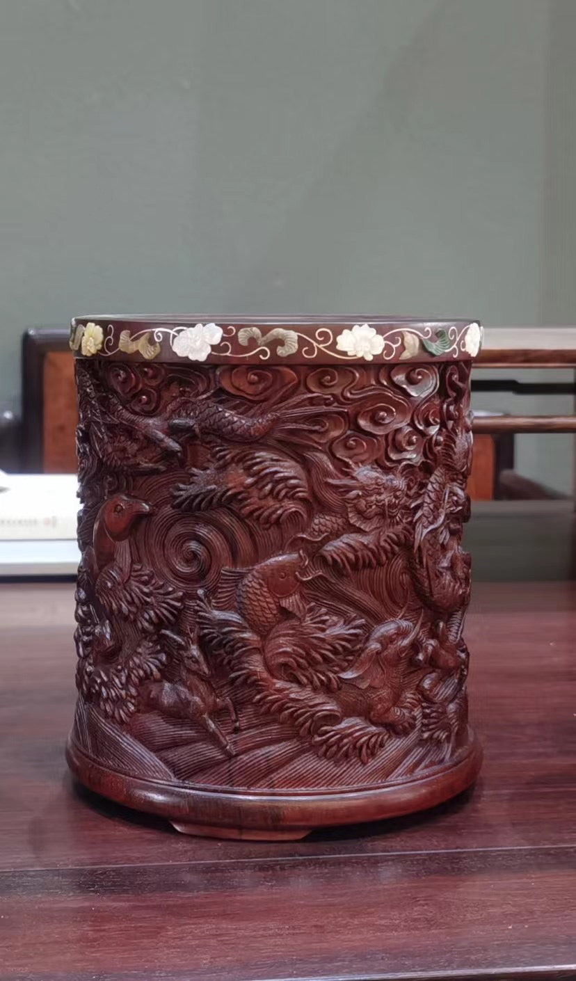 Rosewood dragon-carved pen holder