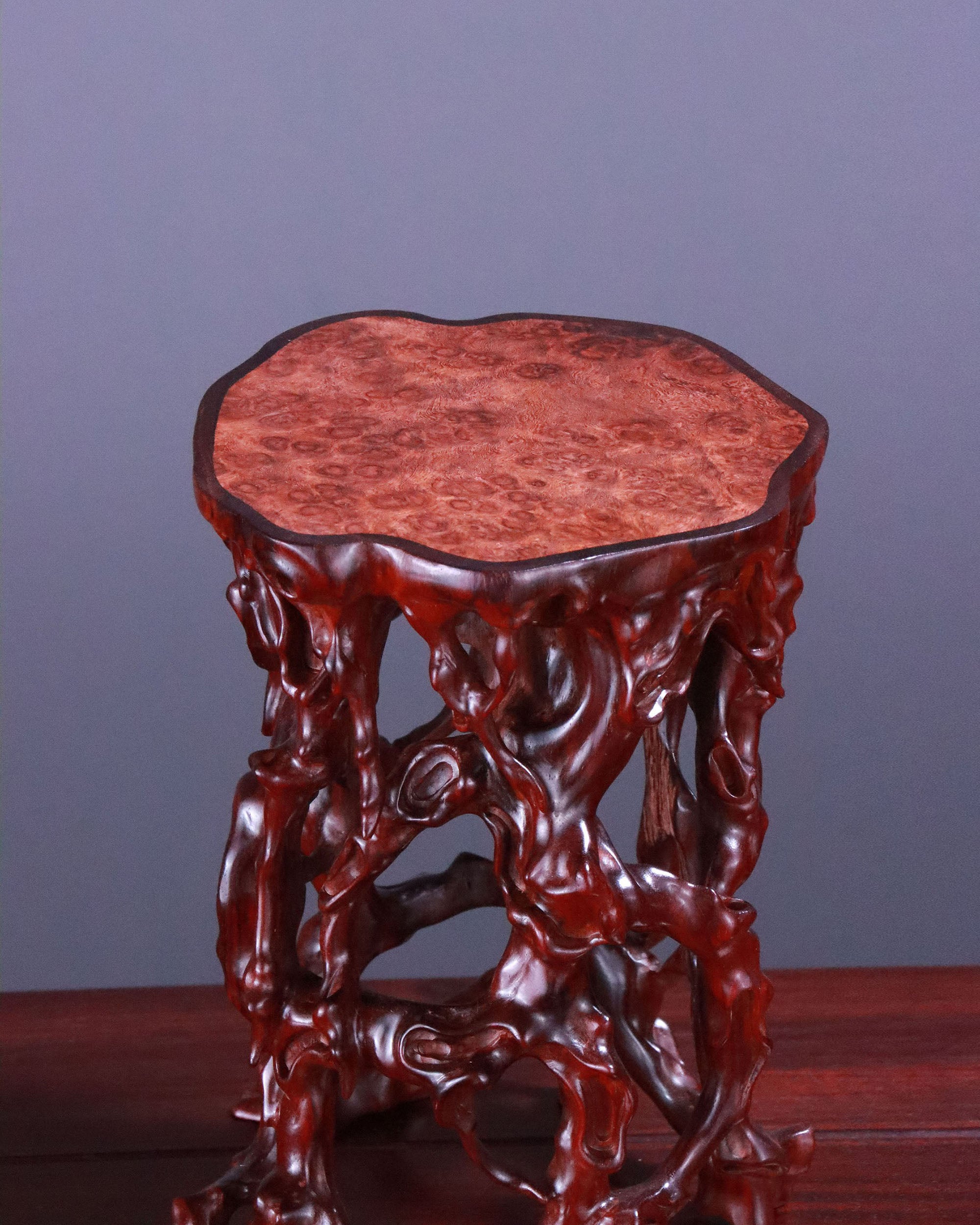 Small-leaf sandalwood ornament