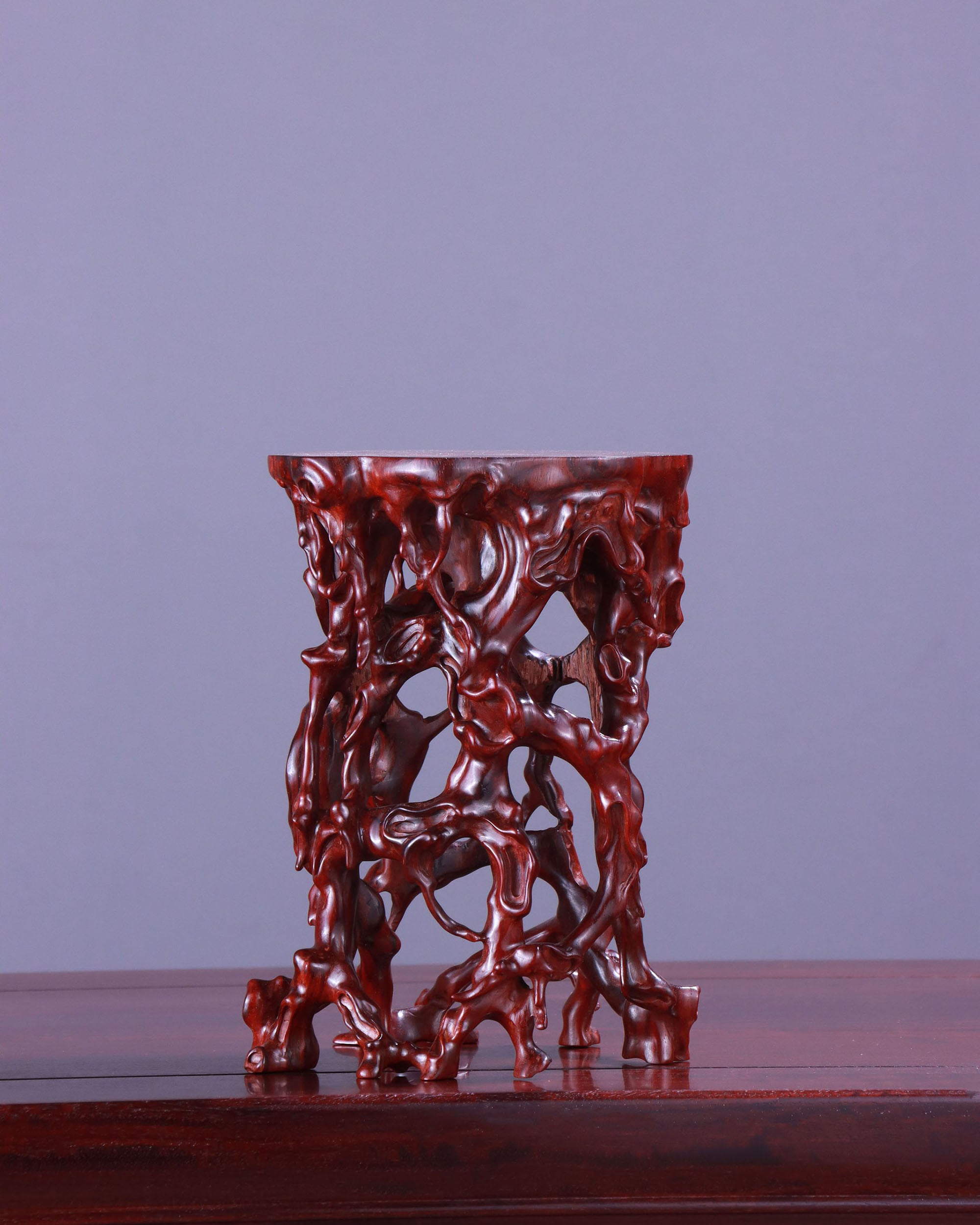 Small-leaf sandalwood ornament