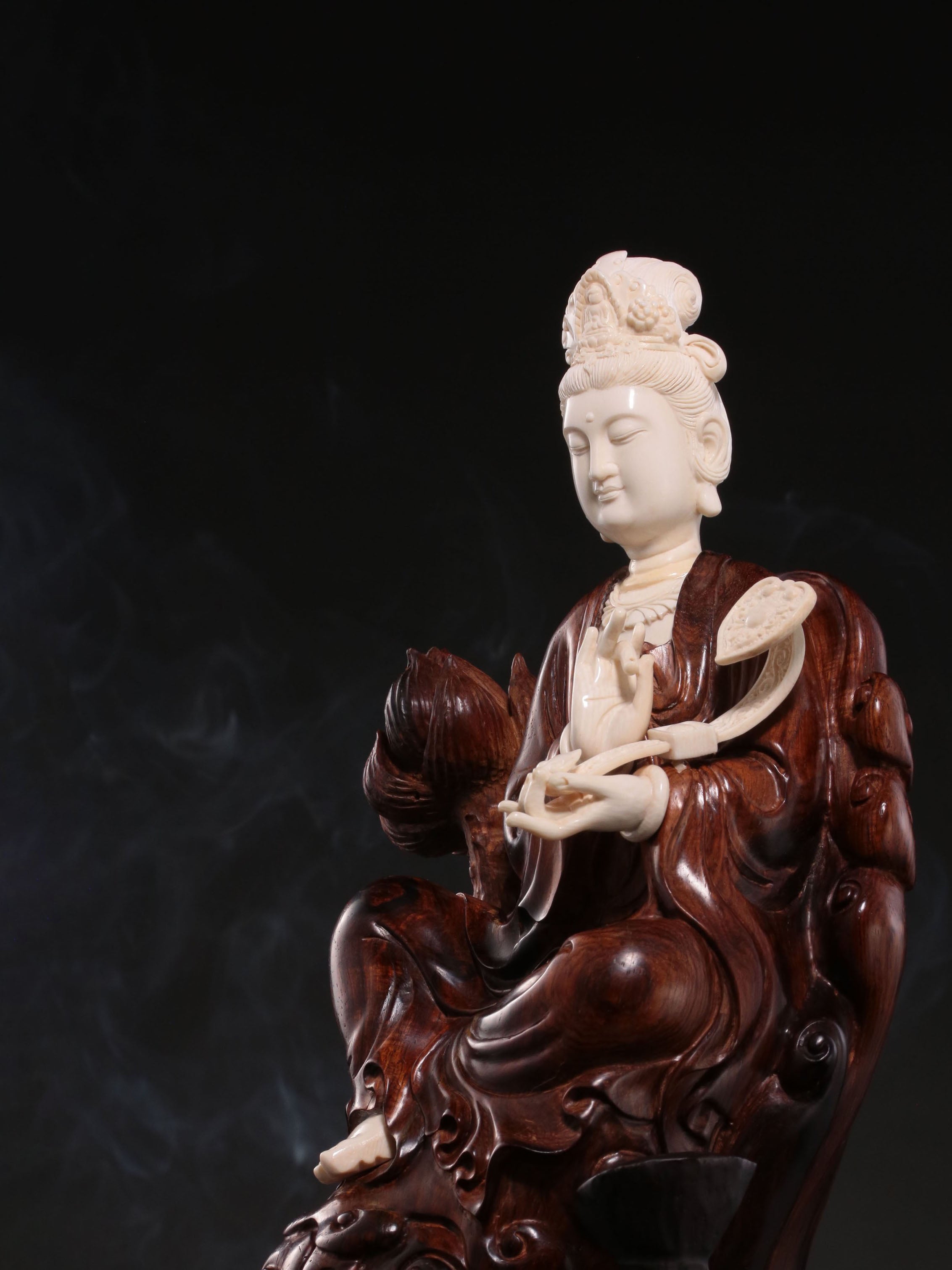 Seated Ruyi Guanyin