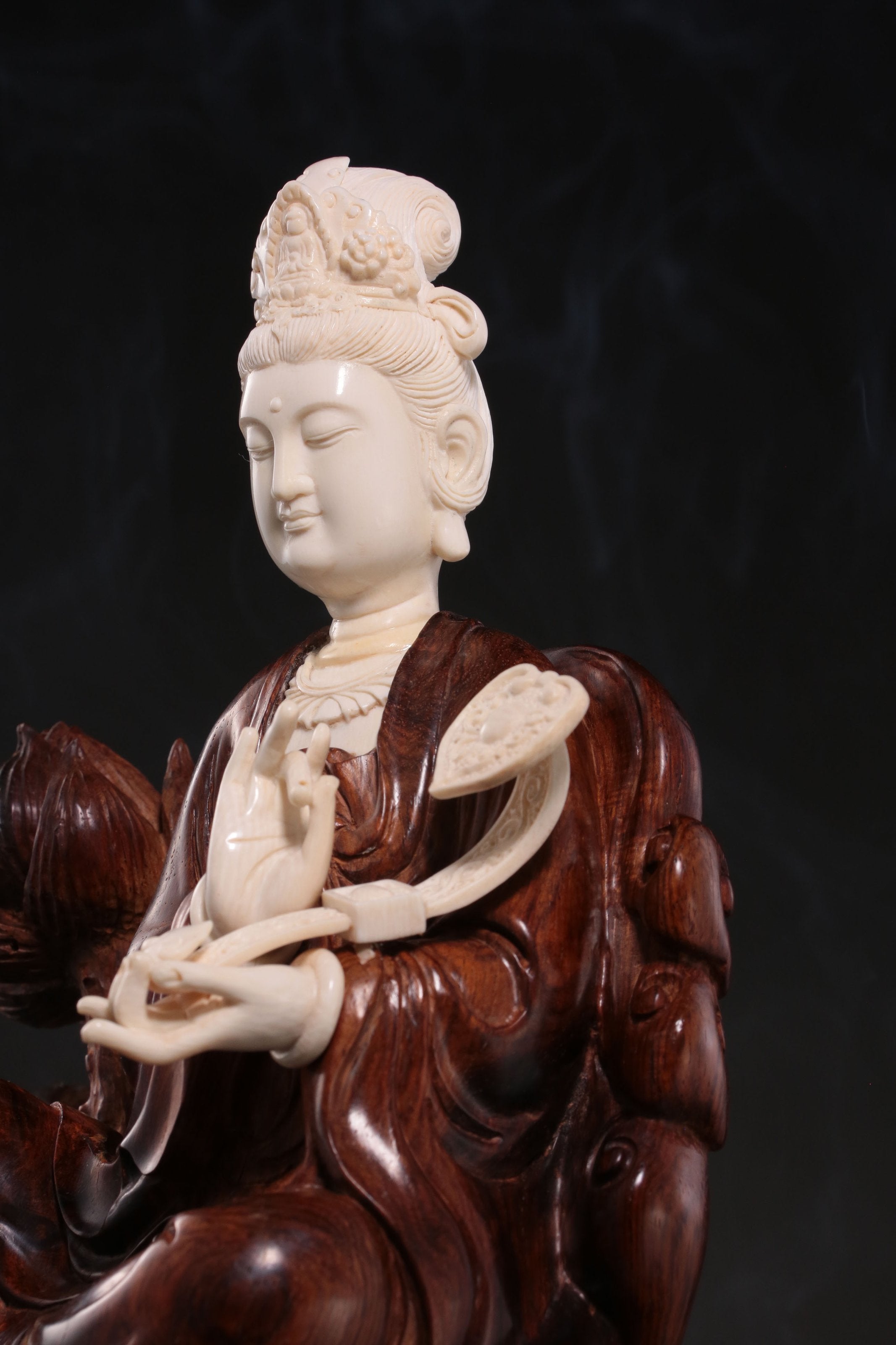 Seated Ruyi Guanyin